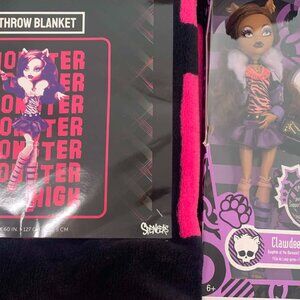 Monster High Clawdeen Wolf Booriginal Creeproduction Doll w/matching blanket ♥️